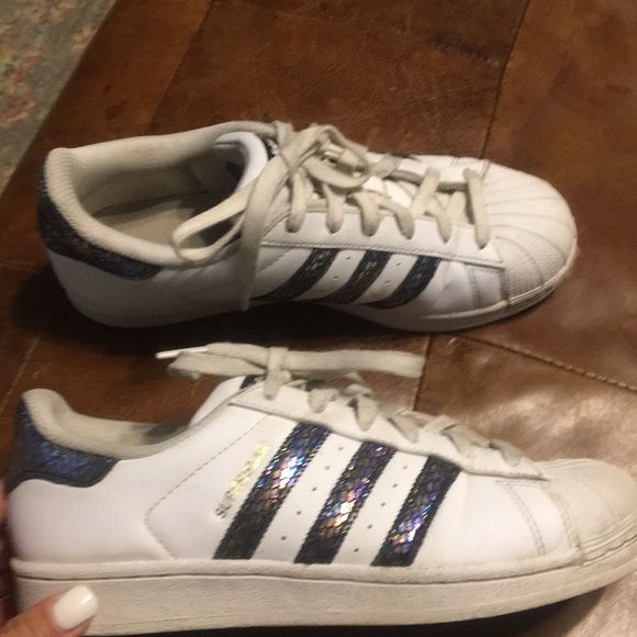Adidas superstar snakeskin holographic Adidas superstar snakeskin holographic